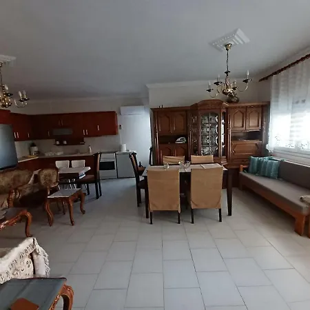 Lena's Cosy House Close To The Sea 度假居 *